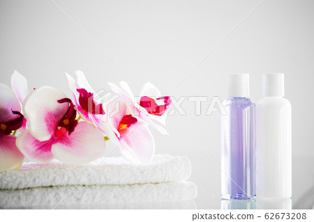 Shower supplies. Composition cosmetic products of spa treatment. 62673208