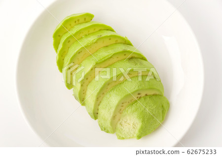Avocado slice 62675233