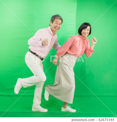 情侶,慢跑,微笑 情侶,慢跑,微笑 62675344