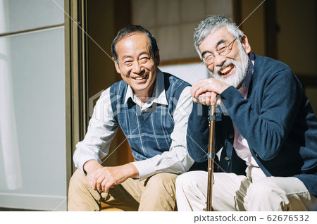 老人和他的朋友 62676532