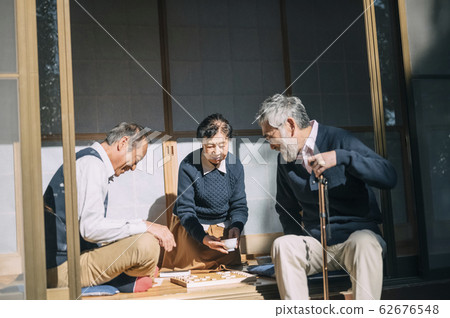 老人玩將棋 老人玩將棋 62676548