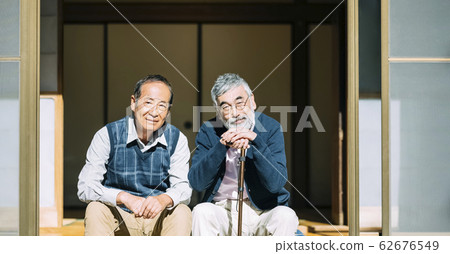 Senior man and his friend 62676549