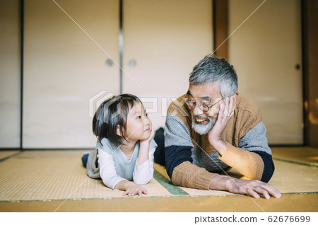 Grandpa and grandchild lifestyle 62676699