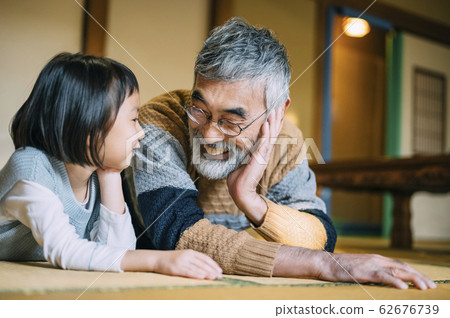 Grandpa and grandchild lifestyle 62676739