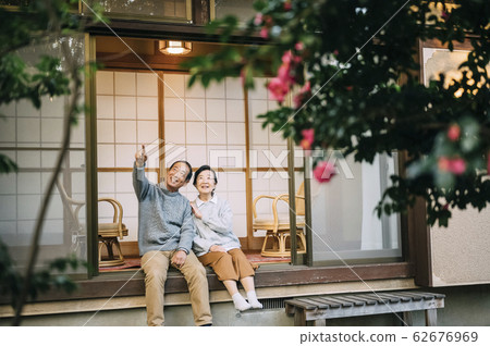 一對年長夫婦 62676969