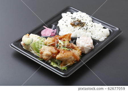 Fried chicken lunch Fried chicken lunch 62677059