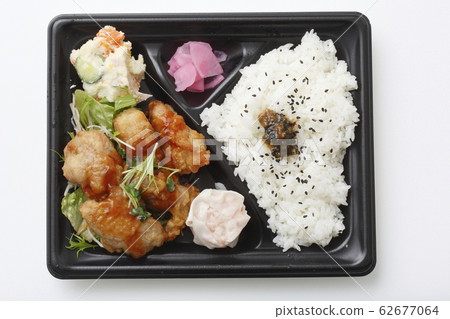 Fried chicken lunch 62677064