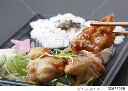 炸雞午餐 62677066