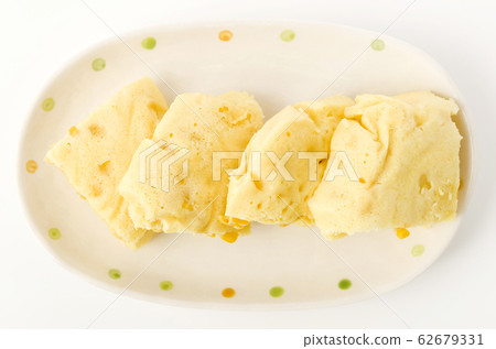 Steamed bread with corn 62679331