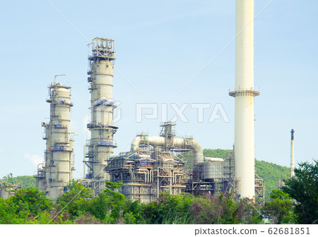 oil refinery plant 62681851