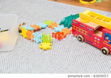 Messy toys 62684057