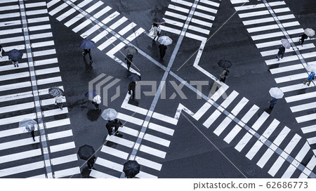 爭奪交叉路口人群 爭奪交叉路口人群 62686773