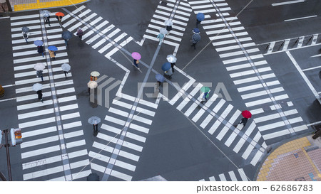 Scramble intersection crowd Scramble intersection crowd 62686783