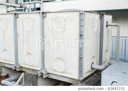 Water storage tank  62691152
