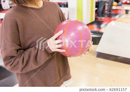 Bowling woman Bowling woman 62691157