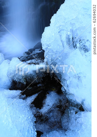 冬季服裝瀑布 冬季服裝瀑布 62694032