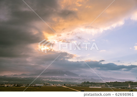 Morning glow of Oyama Morning glow of Oyama 62698961