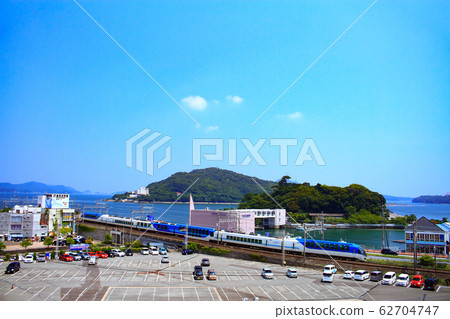 Townscape of Toba City and Kintetsu Train 62704747
