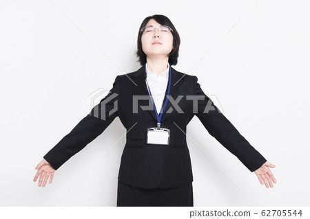 一個呼吸深的女人 一個呼吸深的女人 62705544
