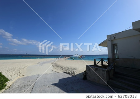 Okinawa Minnajima Minna Port and ferry "New Wing Everyone II" 62708018