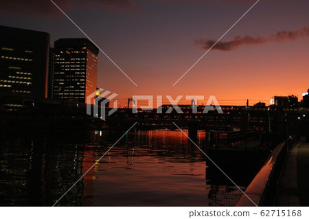 The banks of the Sumida River at sunset The banks of the Sumida River at sunset 62715168