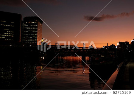 The banks of the Sumida River at sunset The banks of the Sumida River at sunset 62715169