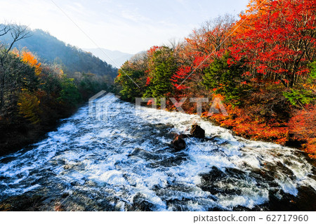 Ryuzu Falls: Takigami (autumn) Ryuzu Falls: Takigami (autumn) 62717960