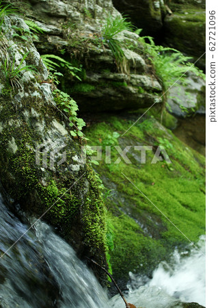 Four Seasons Spring Spring Iwai Falls 62721096