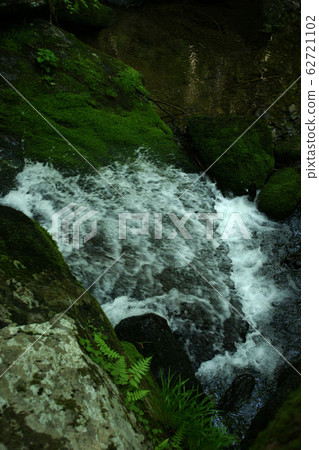 Four Seasons Spring Spring Iwai Falls 62721102