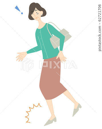 Middle-aged woman stumbles Middle-aged woman stumbles 62721706