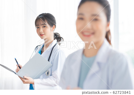women, hospital, doctor women, hospital, doctor 62723841