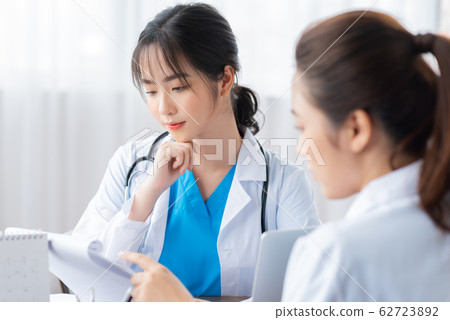 women, doctor, hospital women, doctor, hospital 62723892
