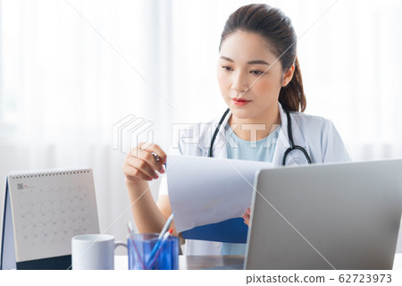 Career woman, doctor, hospital 62723973