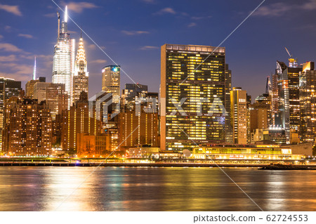 "New York" Manhattan night view, from Gantry Plaza State Park 62724553