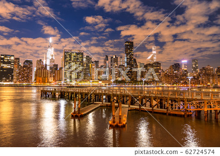 "New York" Manhattan night view, from Gantry Plaza State Park 62724574