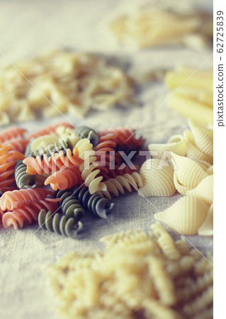 各種類型的麵食 62725839