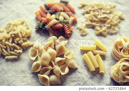 Various types of pasta 62725864