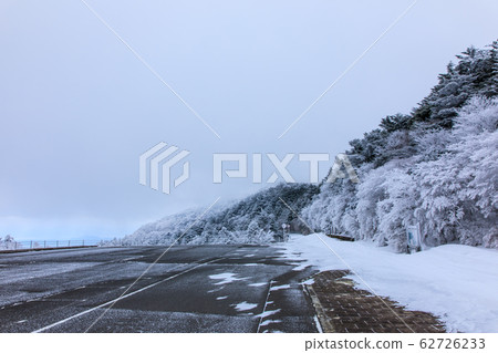 Unzen Winter Landscape at Nita Pass [Unzen City, Nagasaki Prefecture] 62726233