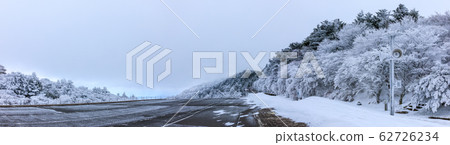 Unzen Winter Landscape at Nita Pass [Unzen City, Nagasaki Prefecture] 62726234