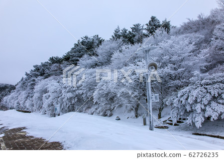 Unzen Winter Landscape at Nita Pass [Unzen City, Nagasaki Prefecture] 62726235