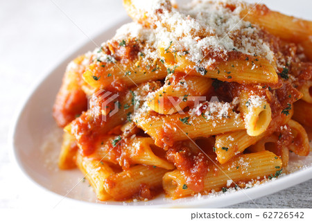 Short pasta penne bolognese sauce Short pasta penne bolognese sauce 62726542