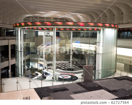 東京證券交易所TSE箭頭 62727564