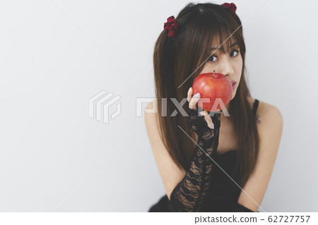 角色扮演的女人 62727757