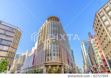 Nihonbashi cityscape 62727884