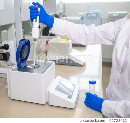 Refractometer in a chemical laboratory, good lighting Refractometer in a chemical laboratory, good lighting 62728482