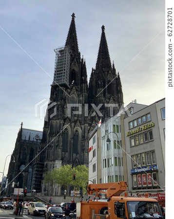 Cologne Cathedral and cityscape in Cologne, Germany 62728701