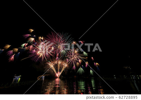 Hakone Lake Ashi fireworks display 62728895