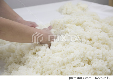 Sake brewing 62730319