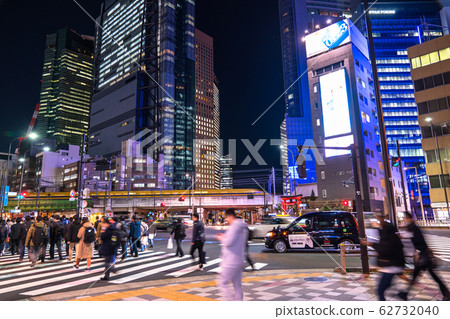 <<Tokyo>> Tokyo business district, businessman returning home <<Tokyo>> Tokyo business district, businessman returning home 62732040