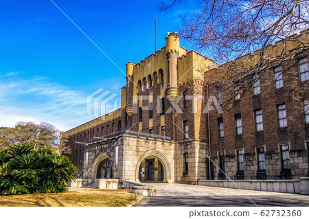 Former Osaka City Museum in Osaka Castle Park (photo taken in 2013-1) Former Osaka City Museum in Osaka Castle Park (photo taken in 2013-1) 62732360